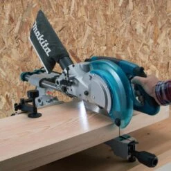 Makita Kapp-Gehrungssäge LS0815FLN, Paneelsäge, 1400 W, Schnittleistung Bis 305mm, Mit Laser -Bottcher AG 68771d9134be42f02f35e7987c114da8d33bafb2 kapp gehrungssaege makita ls0815fln paneelsaege